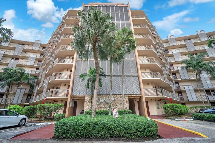 3301 N Country Club Dr 309  Aventura FL 33180 photo