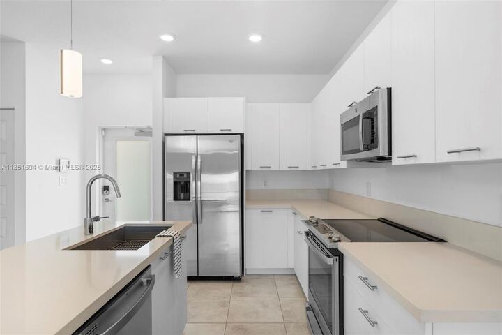 Property Photo: 4636 NW 84th Ave 43 FL 33166