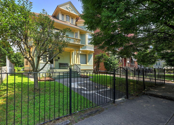 1537 Chapel Street  New Haven CT 06511 photo