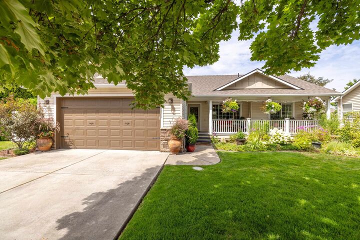 Property Photo: 19511 E Shannon Ave WA 99016