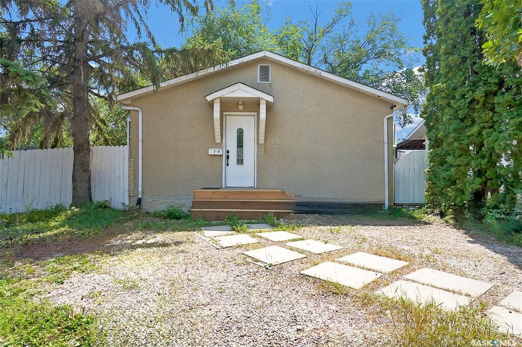 Property Photo: 75 Confederation Crescent SK S7L 4V1