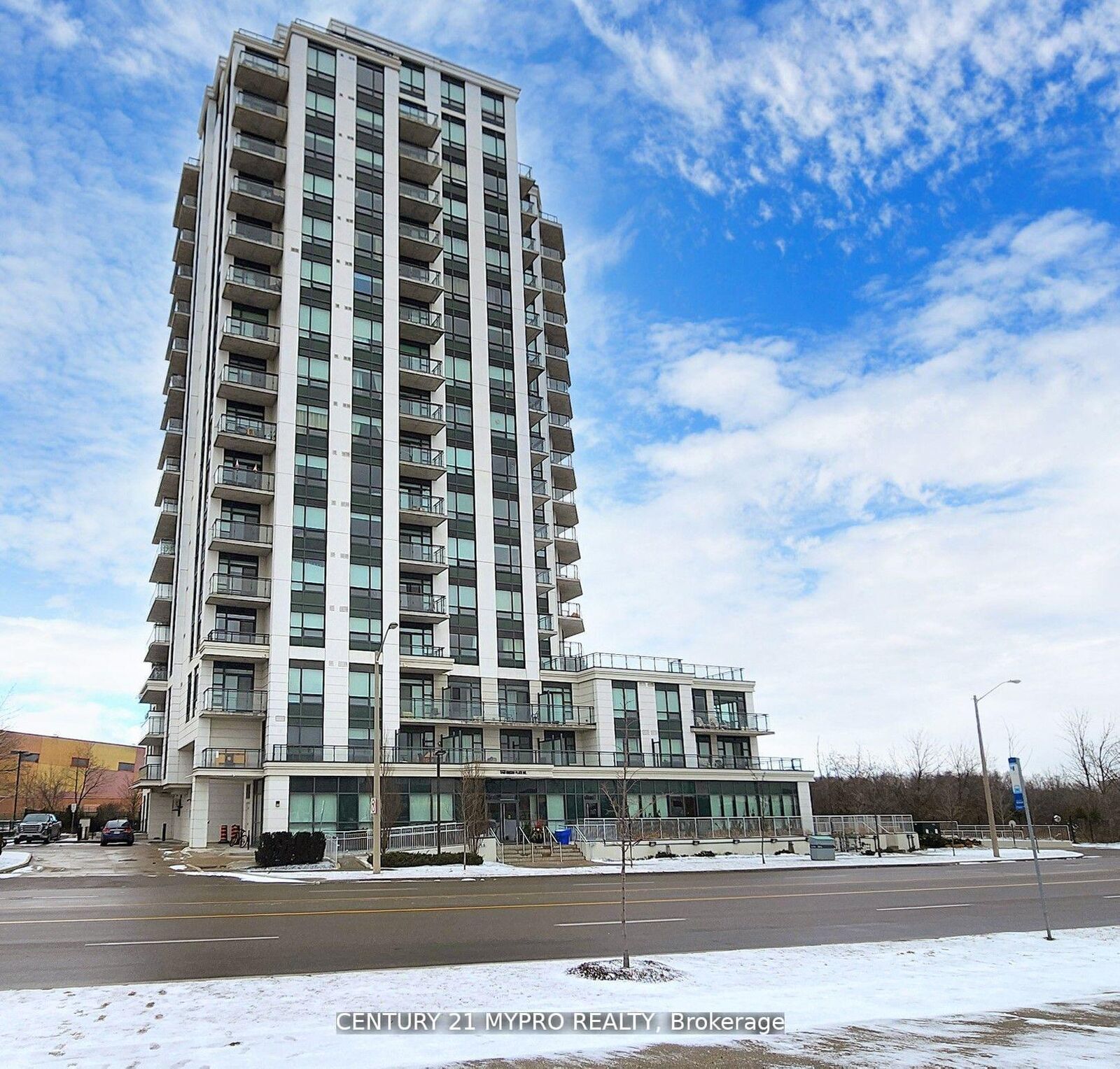 Property Photo:  840 Queen'S Plate Drive 1003  ON M9W 0E7 