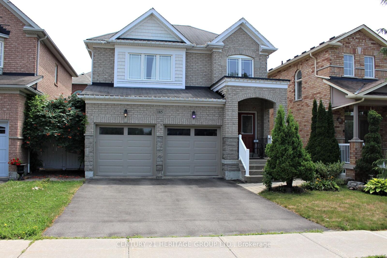 Property Photo: 185 River Ridge Boulevard ON L4G 7T7