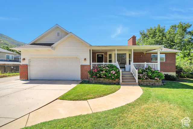Property Photo: 164 E 300 N UT 84025