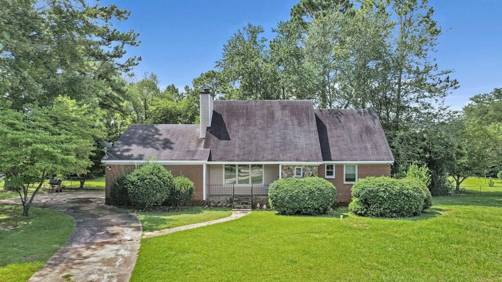 Property Photo:  2710 Somerset Drive  GA 31721 