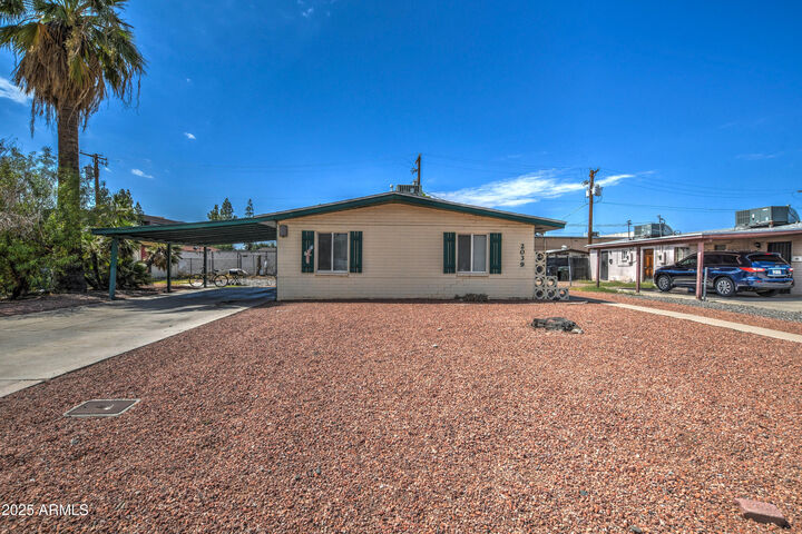 2039 W Pasadena Avenue  Phoenix AZ 85015 photo