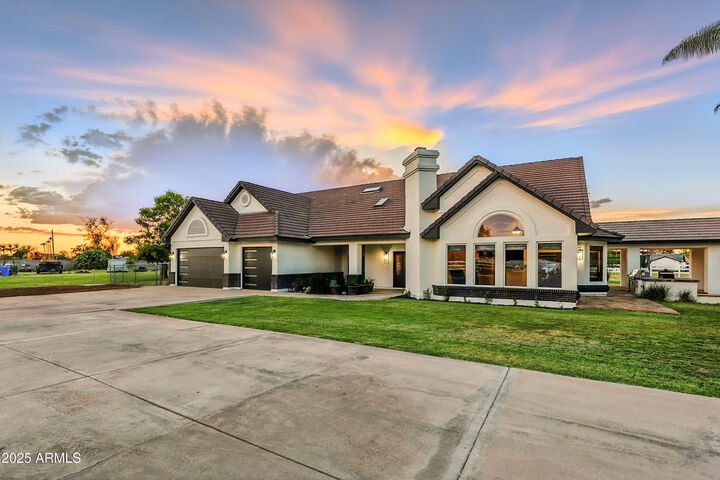 Property Photo:  140 E Pony Lane  AZ 85295 