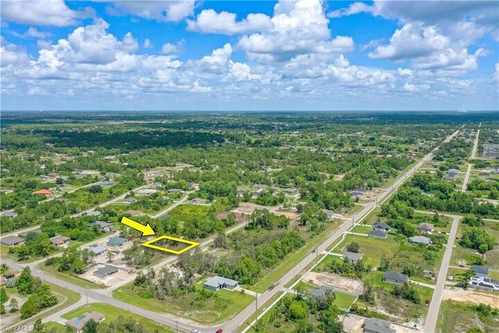 Property Photo:  762 Crystal Ave S  FL 33974 