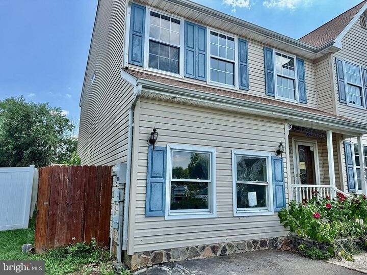Property Photo:  1068 Freedom Court  PA 18951 