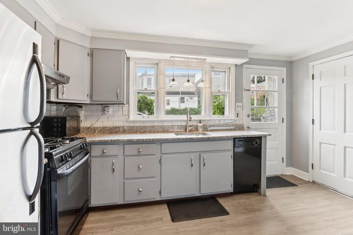 186 Conarroe Street  Philadelphia PA 19127 photo