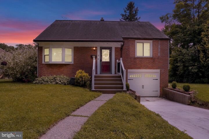 Property Photo:  6 Darlin Drive  PA 19609 