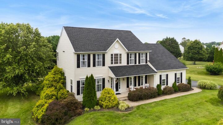 Property Photo:  8 E Stonewall Drive  DE 19709 