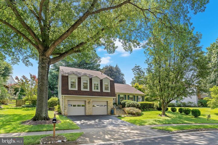 Property Photo:  6237 Wilmette Drive  VA 22015 
