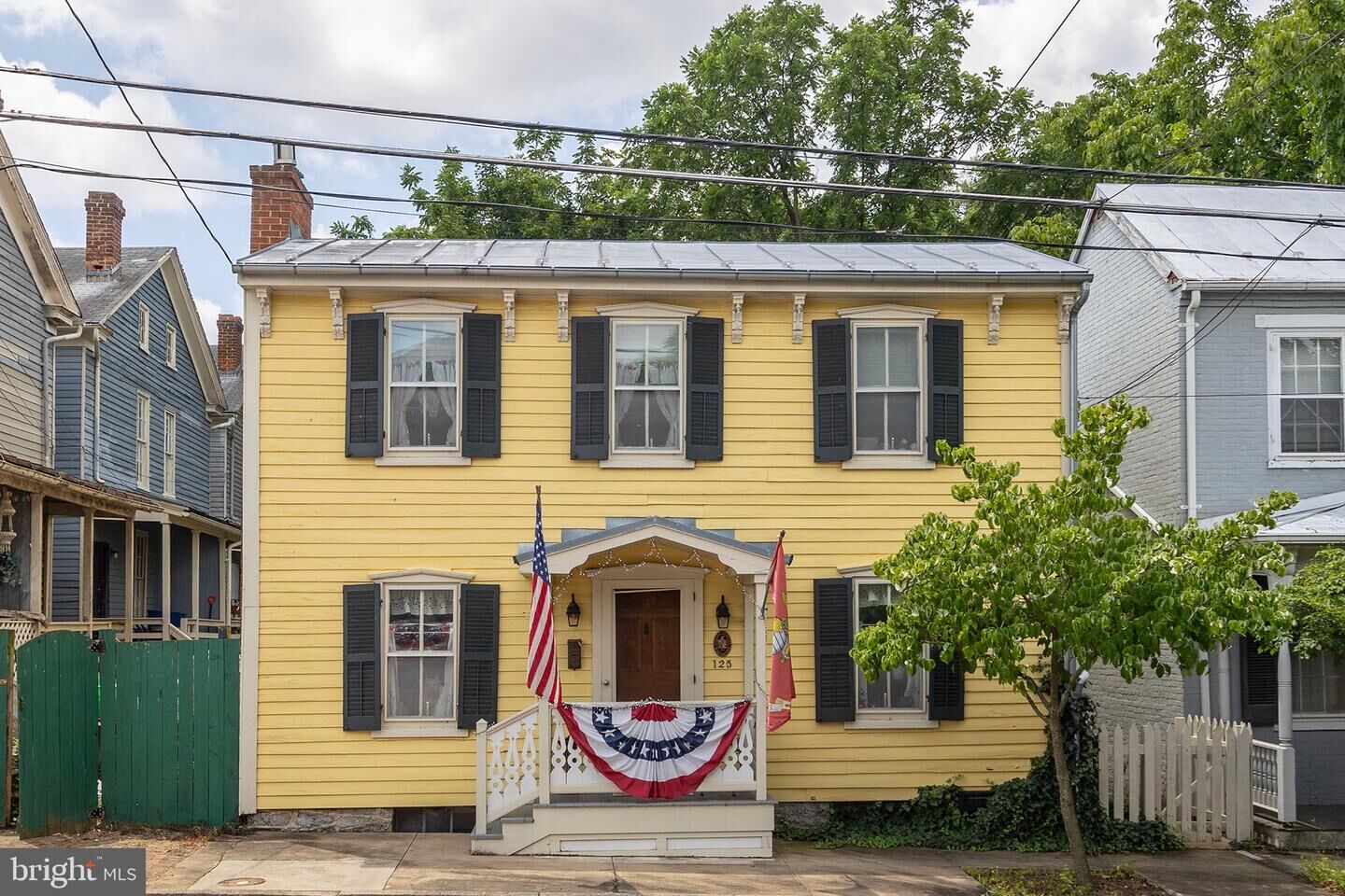 Property Photo: 125 E Clifford Street VA 22601
