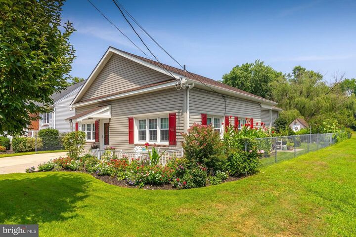 Property Photo:  70 Princeton Avenue  NJ 08096 