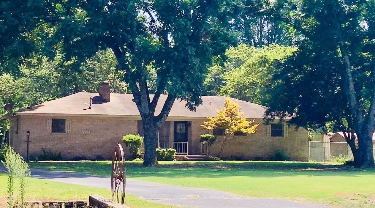 Property Photo: 8200 Faulkner Lake Road AR 72117