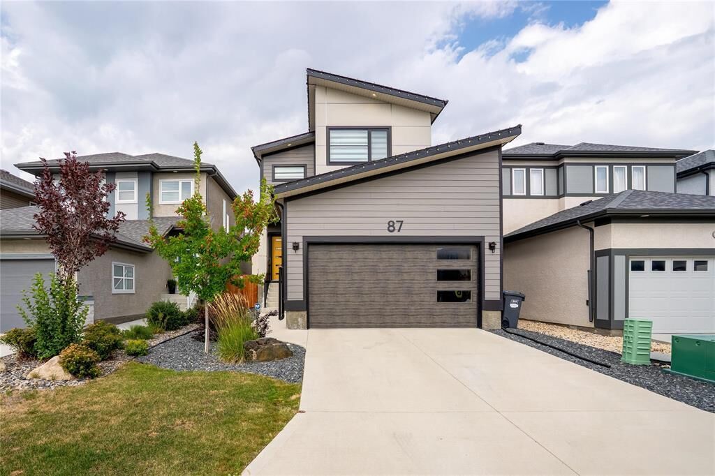 Property Photo:  87 Crestmont Drive  MB R3X 0V6 