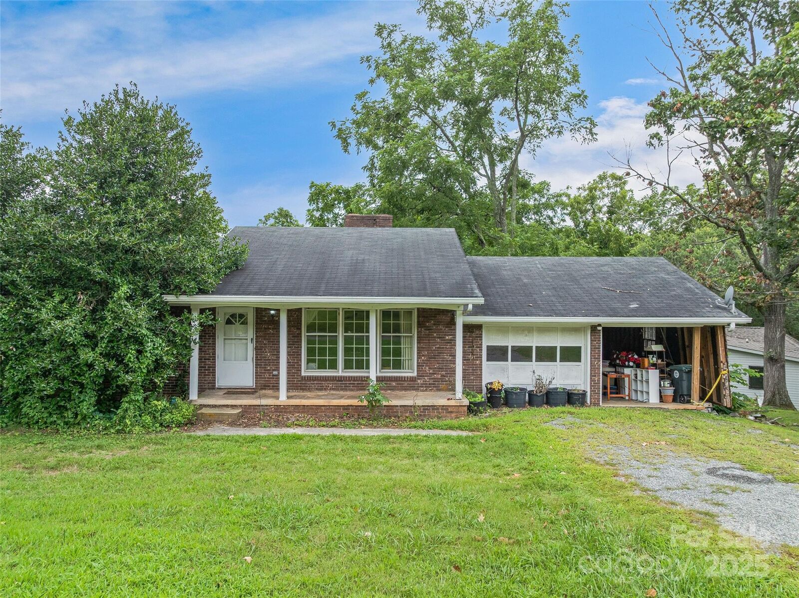 Property Photo: 203 Barton Road NC 28804