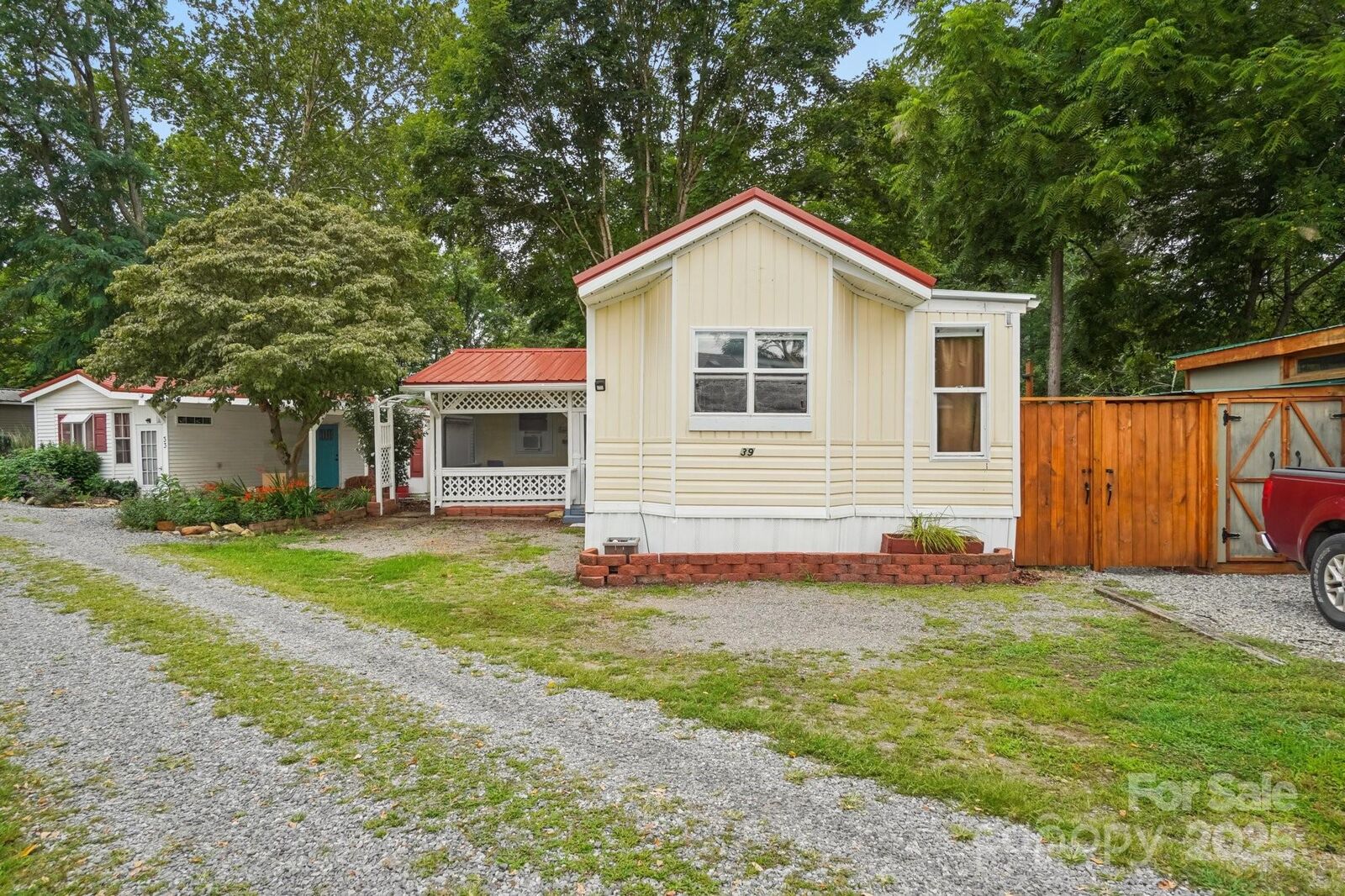 Property Photo:  39 Mallard Loop  NC 28785 