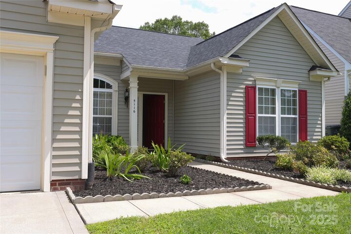 Property Photo: 5116 Sunburst Lane NC 28213