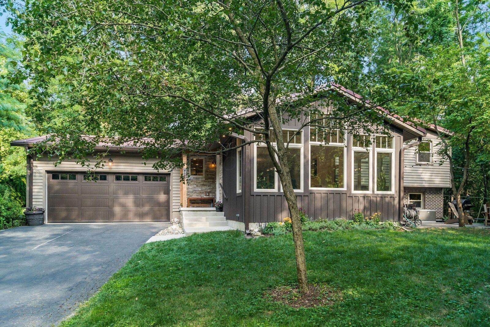 Property Photo: 215 Central Avenue OH 43081