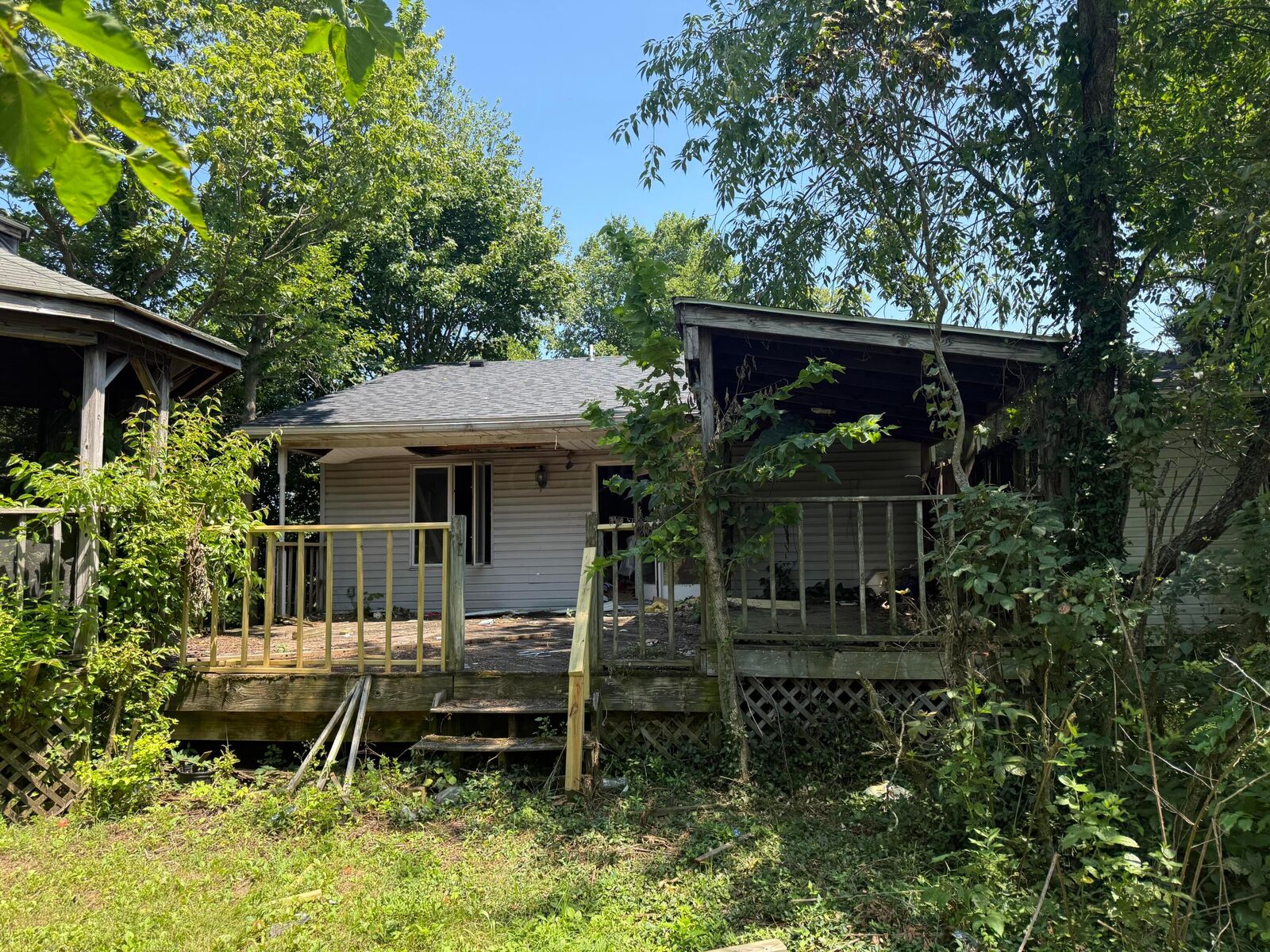 Property Photo: 27695 Campbell Road OH 43113