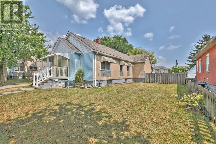 Property Photo:  17 Clifford Avenue  ON L3C 2C6 
