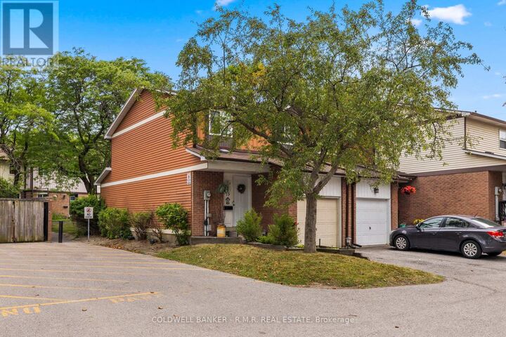Property Photo:  540 Dorchester Drive 15  ON L1J 6M5 