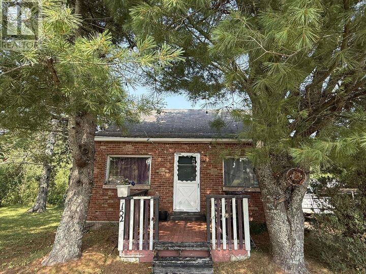 152 Cordova Street  Amherst NS B4H 2L1 photo