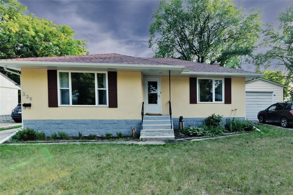 Property Photo:  338 McLeod Avenue  MB R2K 0A9 