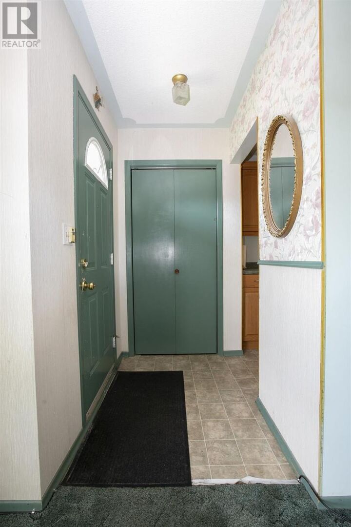 Property Photo:  43 Cambridge Pl  ON P6A 6E8 