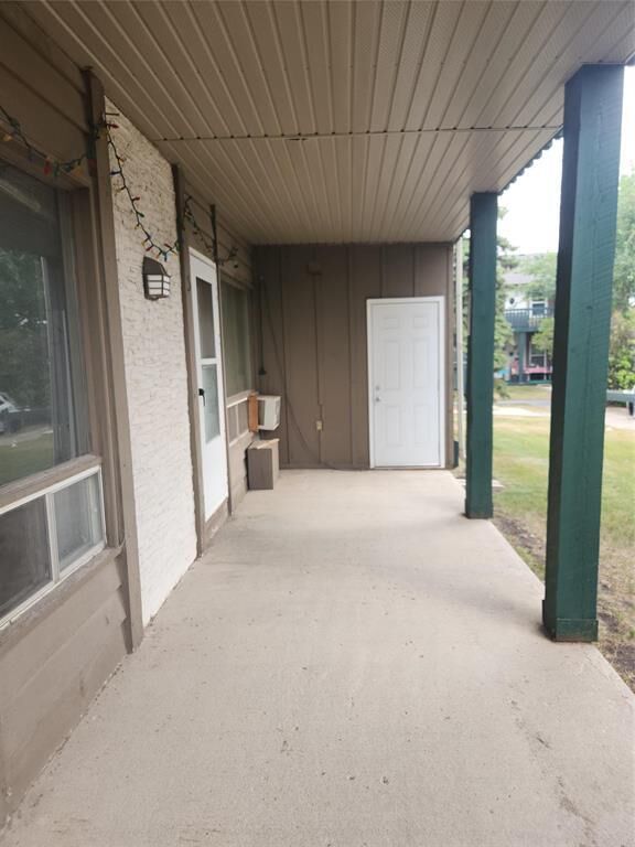 Property Photo:  241 Kinver Avenue  MB R2R 1G6 