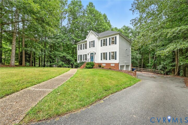 Property Photo: 11931 Dunvegan Court VA 23838