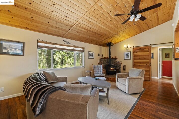 Property Photo: 22699 Tamarack Dr CA 95383