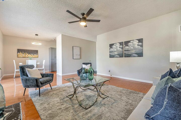 Property Photo: 3402 Pinewood Ter 211 CA 94536