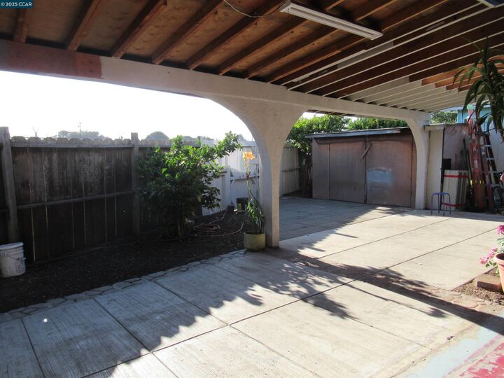 Property Photo: 615-617 15th St CA 94801