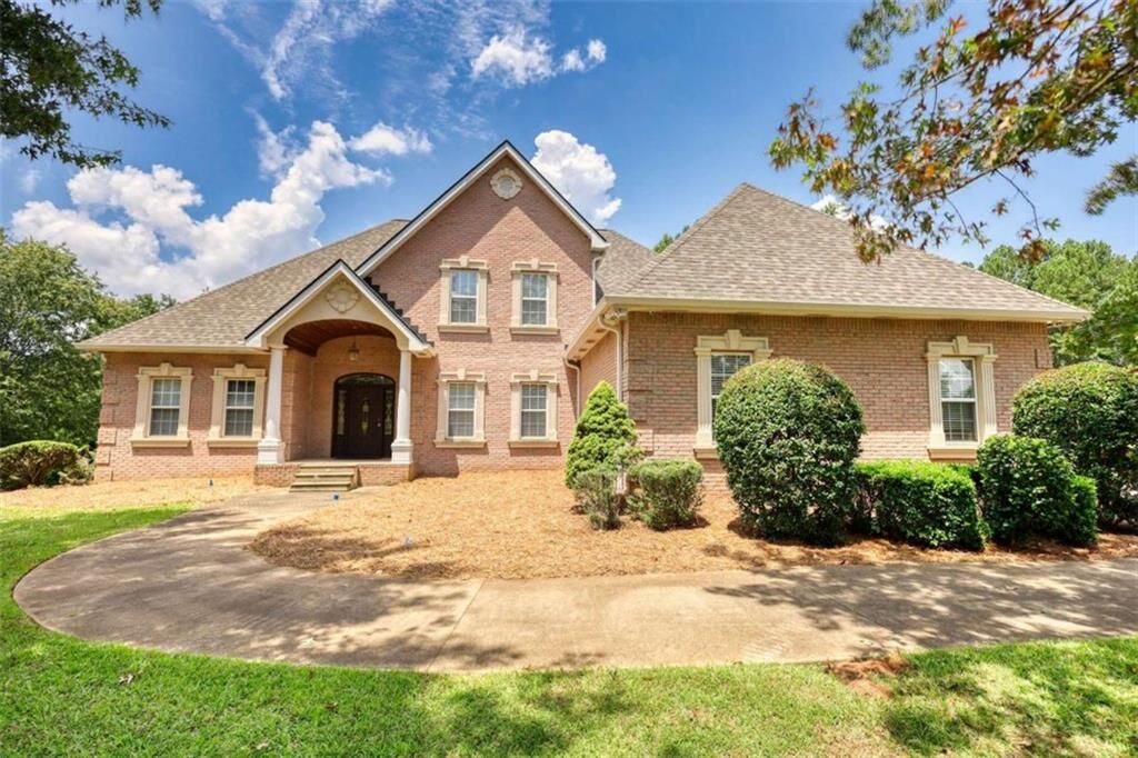 Property Photo: 205 Tabor Forest Dr GA 30054