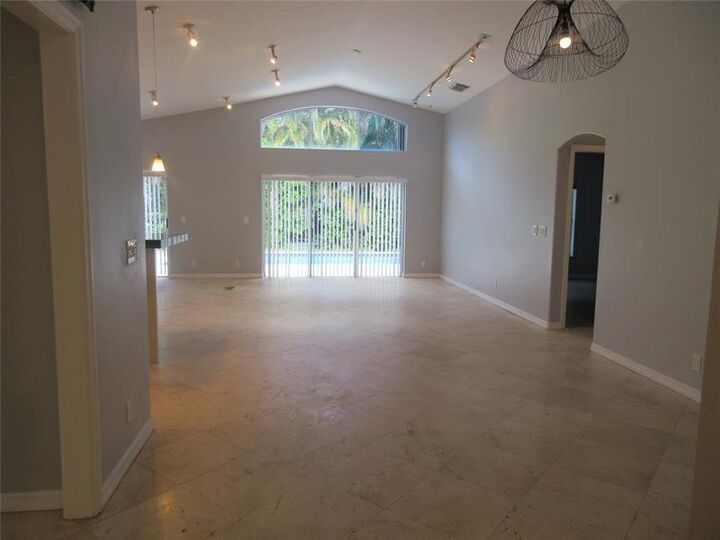 Property Photo: 4955 SW 35th Ter FL 33312