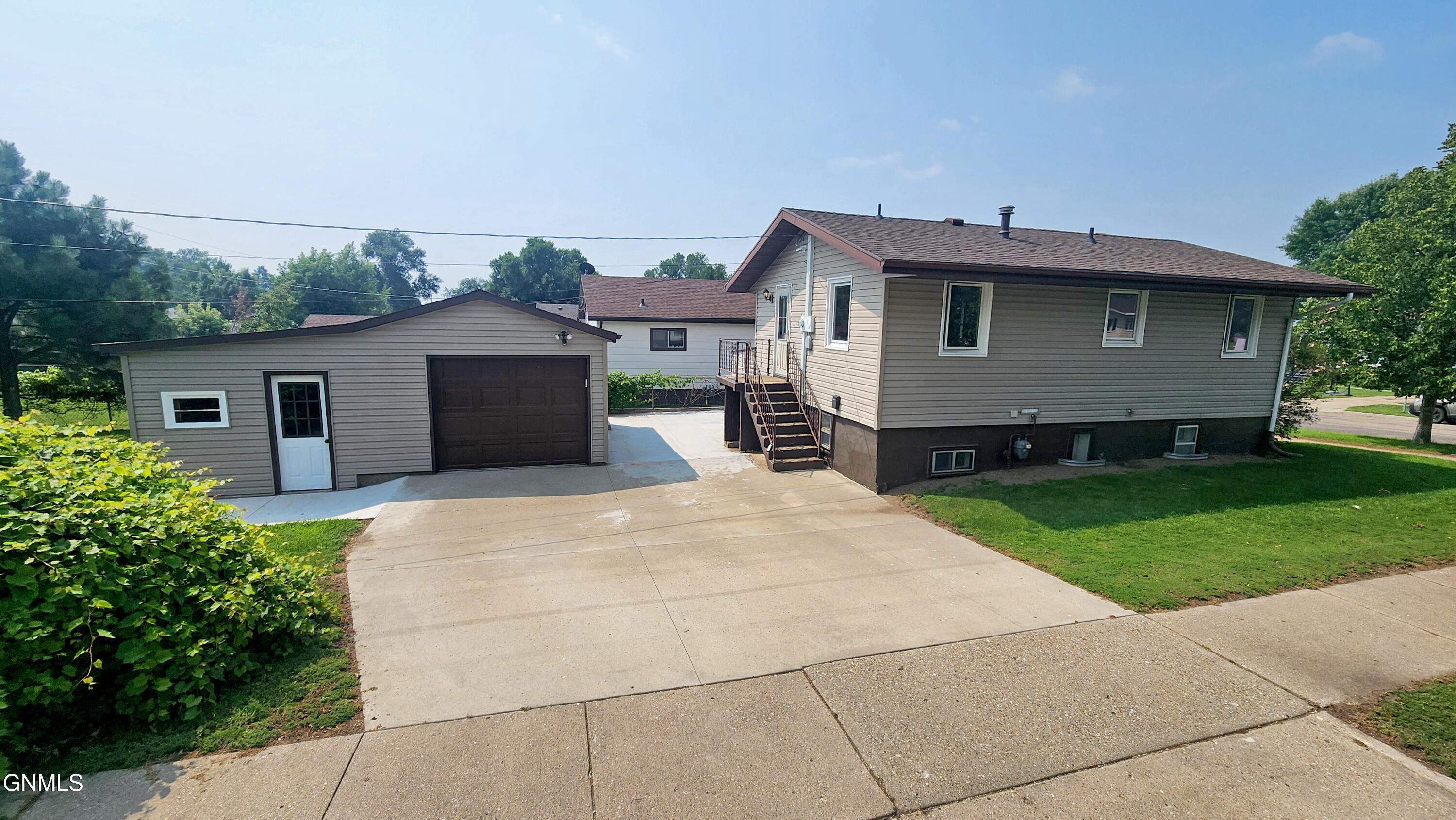 Property Photo:  501 S 13th Street  ND 58504 
