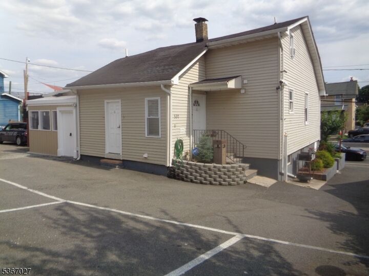 Property Photo: 537 US Highway 22 NJ 07205