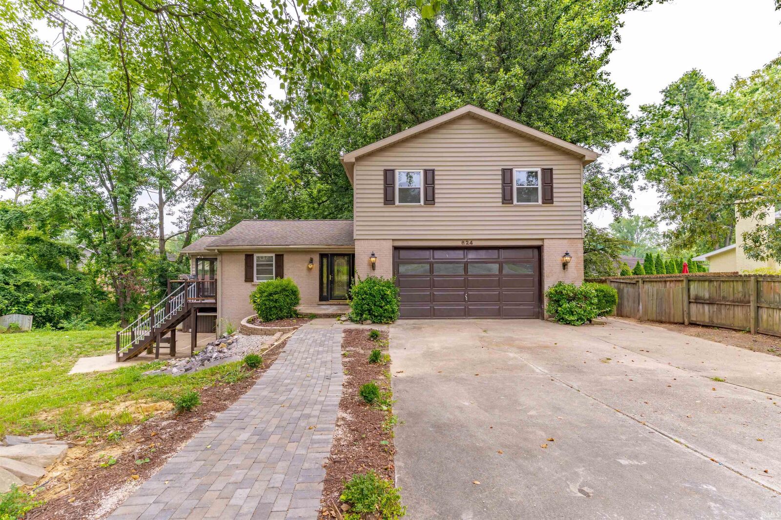Property Photo:  624 Forest Park Drive  IN 47630-1583 