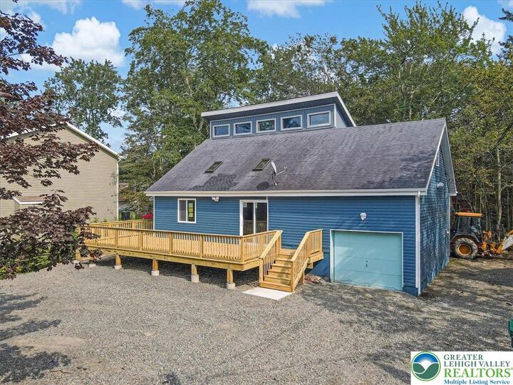 Property Photo:  3197 Carobeth Drive  PA 18466 