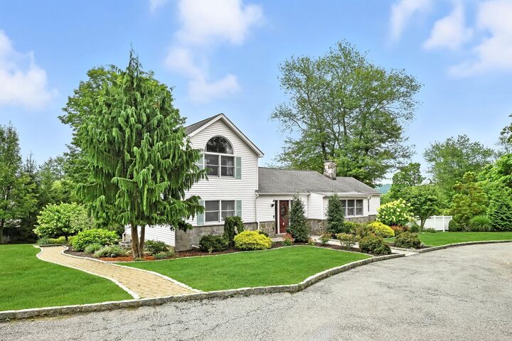 Property Photo: 6 N Gate Road NY 10512