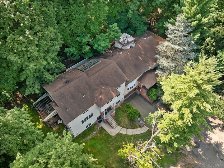 Property Photo:  8 Harvest Court  NY 10952 