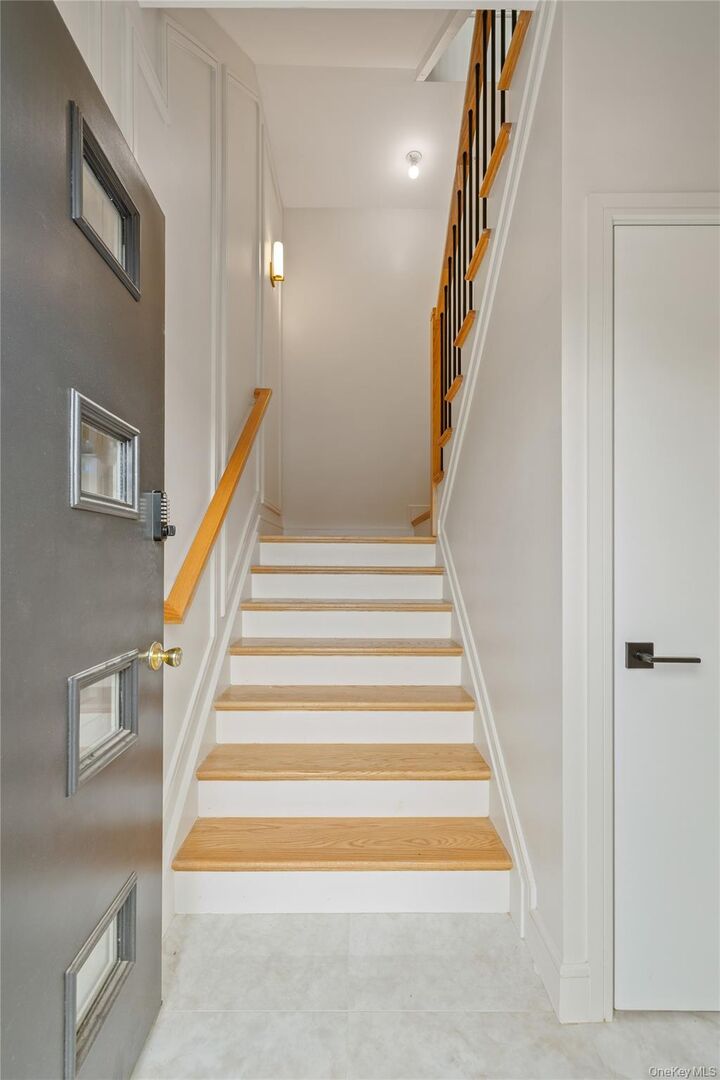 Property Photo:  15 Ridge Avenue 204  NY 10977 