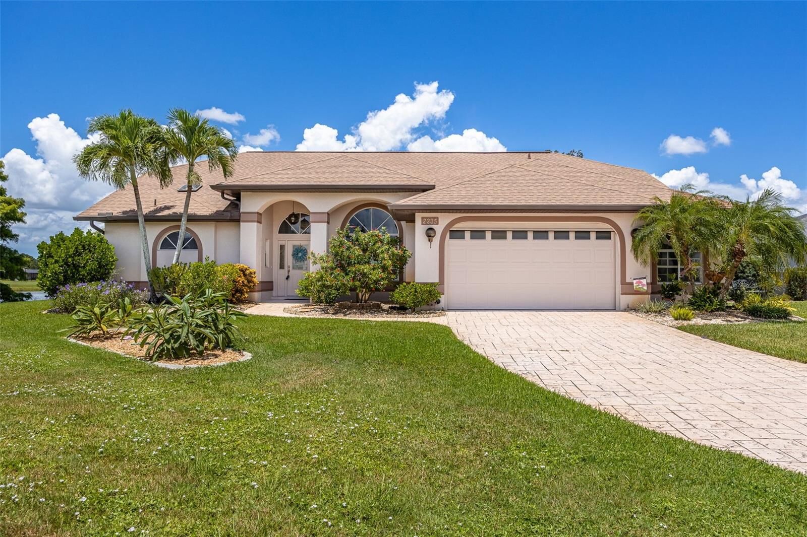 Property Photo: 2335 Malaya Court FL 33983