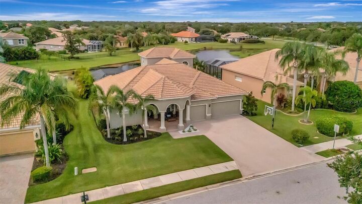 Property Photo:  12412 Daisy Place  FL 34212 