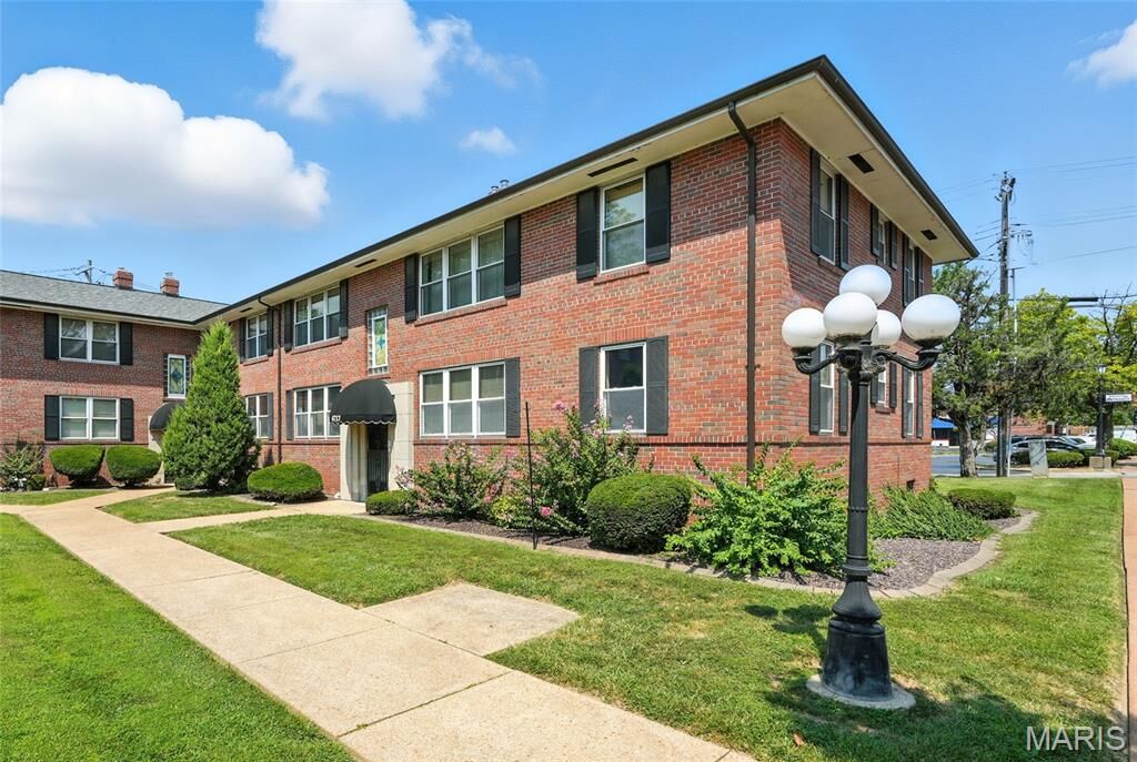 Property Photo: 4717 Jamieson Avenue 1 MO 63109