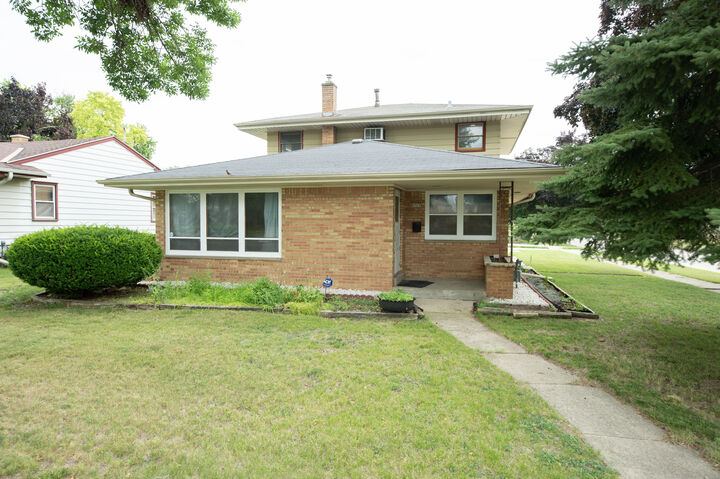 8965 W Grantosa Dr  Milwaukee WI 53225 photo