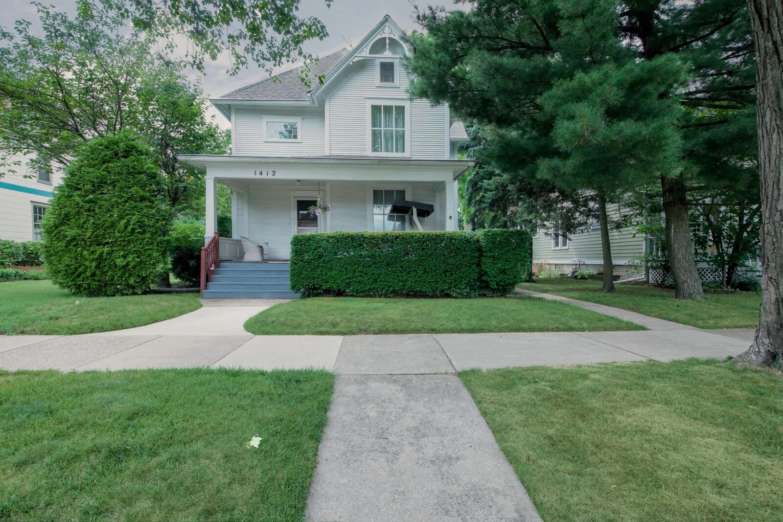 Property Photo:  1412 Forres Avenue  MI 49085 